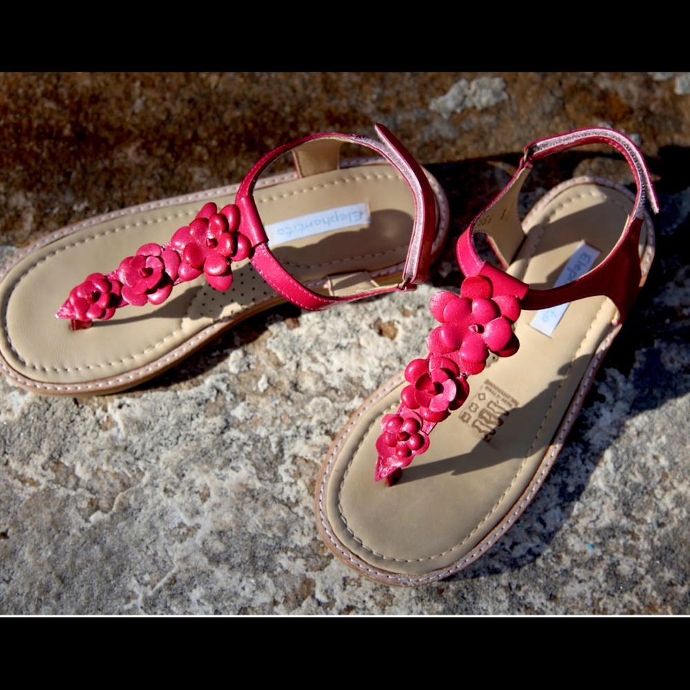 NEW! Elephantito Girls Thong Sandals w/flowers 13
